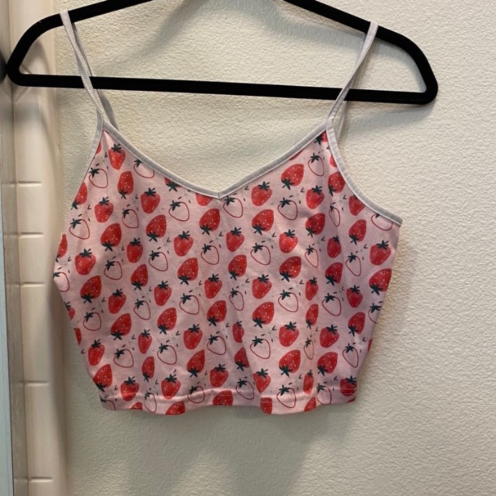 Strawberry cropped tank top